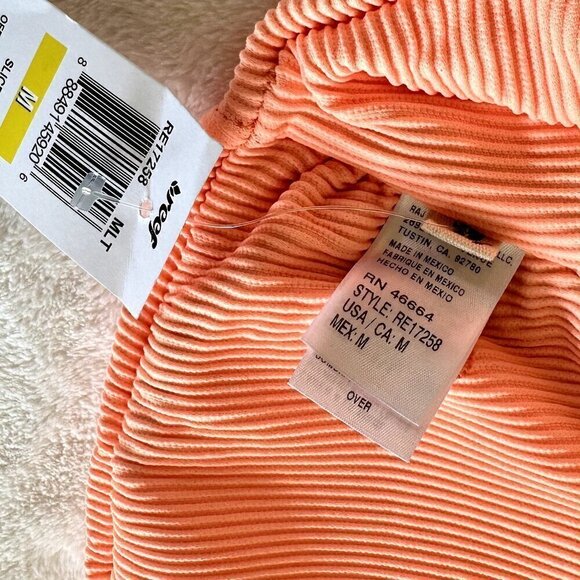 NWT Reef Women's Sliced Off Shoulder Top Swimsuit - Medium - Picture 4 of 9